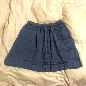 Gap denim blue lined eyelet elastic waist mid thigh skirt w/side pockets